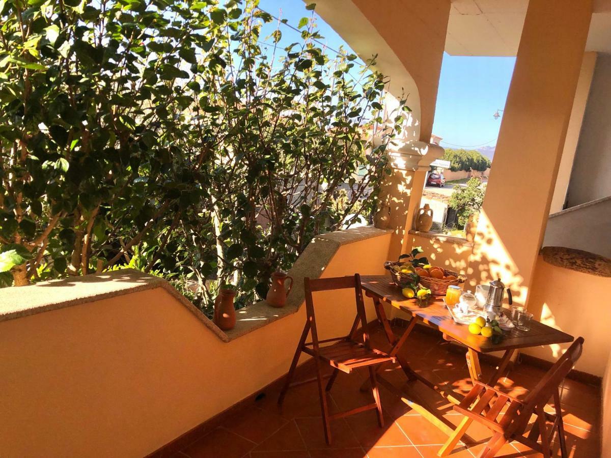 Апартаменты Casa Dolce Hibiscus Ольбия Экстерьер фото